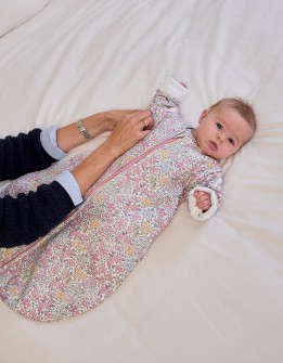 saco de dormir de bebé de entretiempo flores - Petite Marmotte