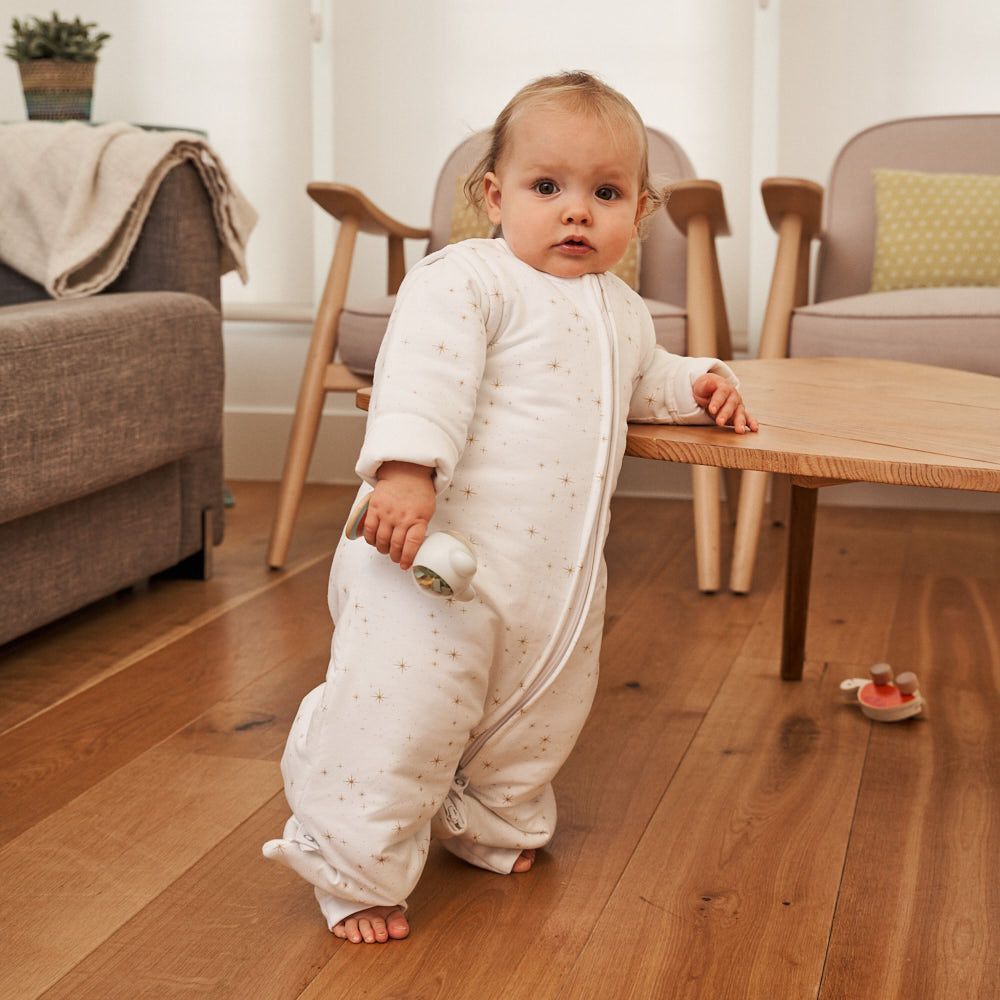 como abrigar a un bebe en invierno para dormir