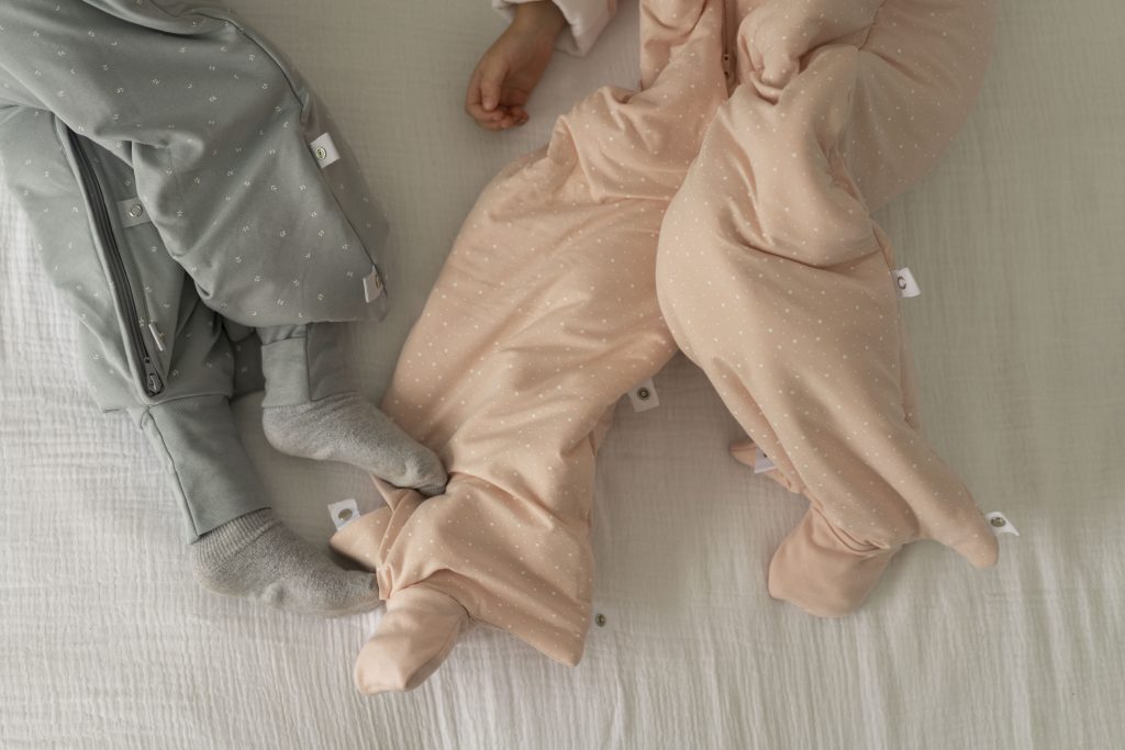 Sacos de Dormir y Pijamas Manta: ¡dile adiós al frío!