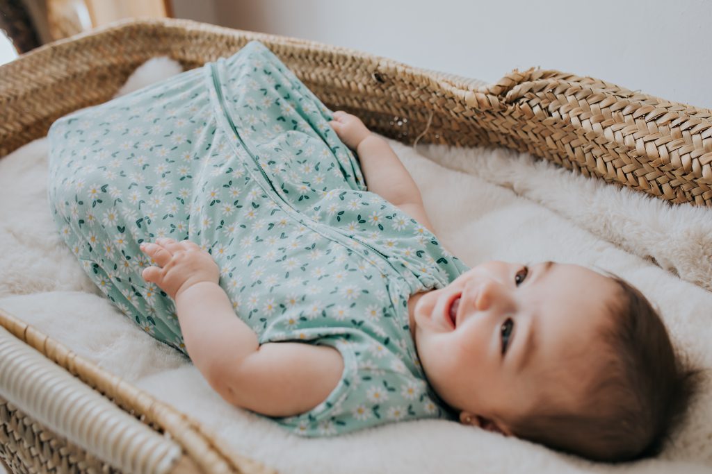 Saco de dormir y almohada infantil 2 en 1.