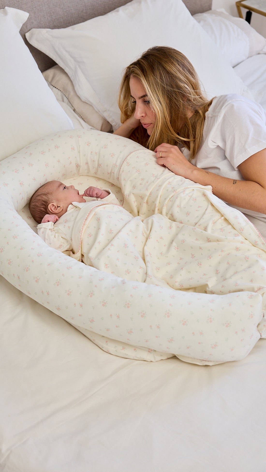 Manta arrullo para bebés: Beneficios y todo lo que debes saber
