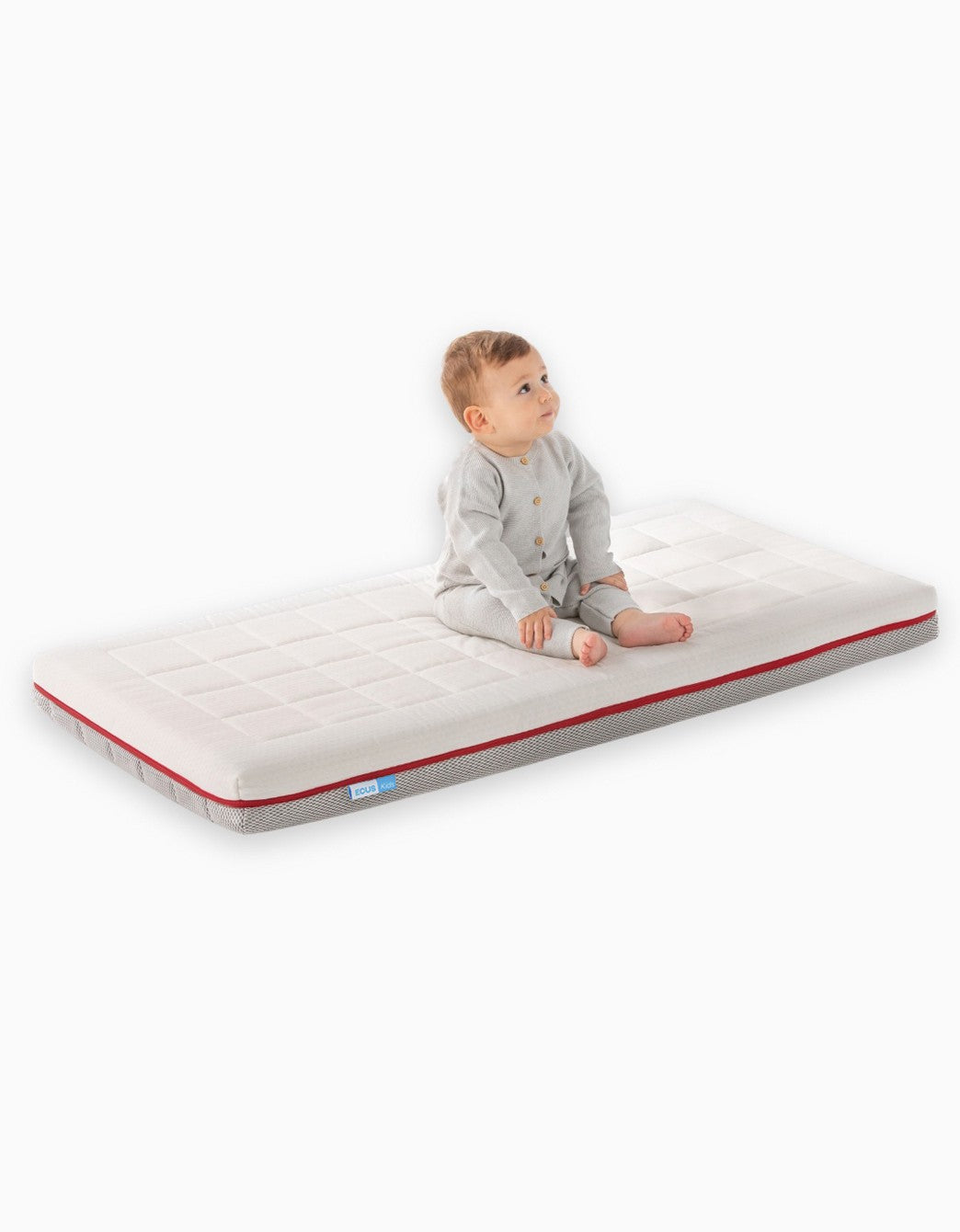 Colchón de cuna Care con acolchado confortable y soporte adaptado para el descanso del bebé.