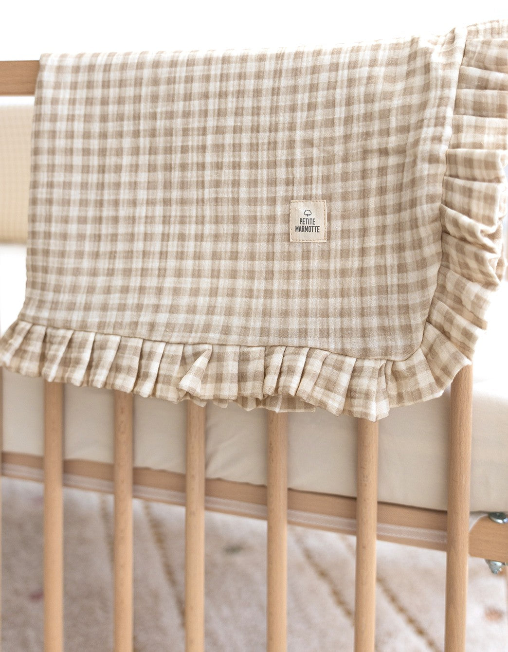 Mousseline Vichy sable avec volant