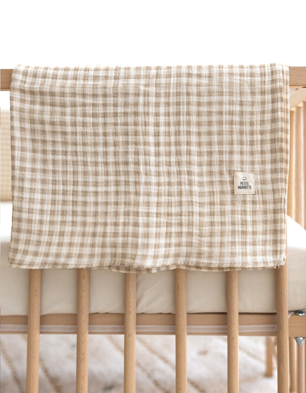 Mousseline Vichy sable pour bébé
