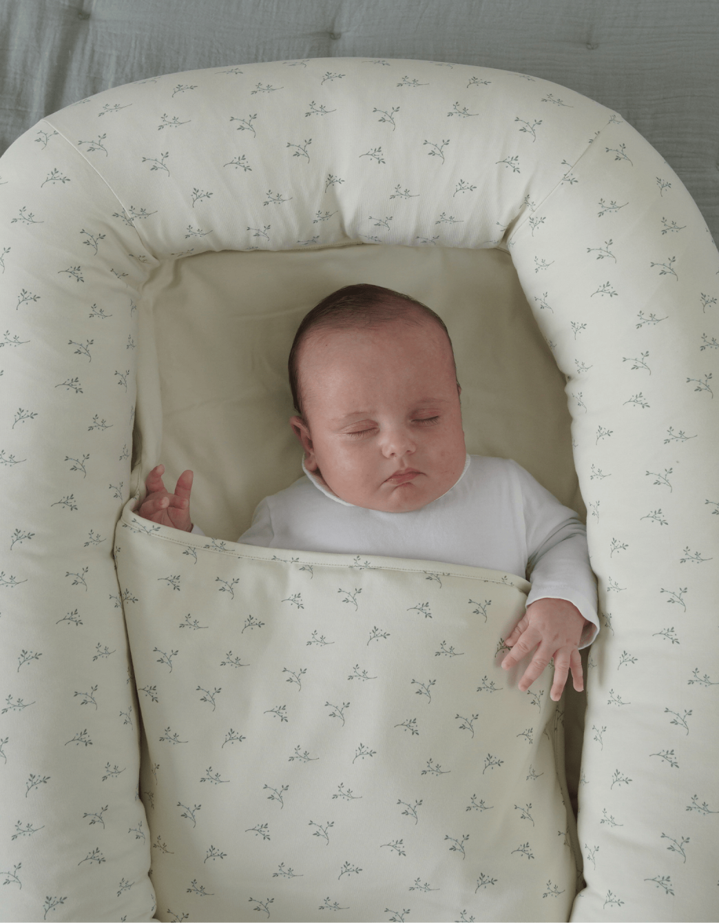 Olive Cream Co-Sleeping Nest