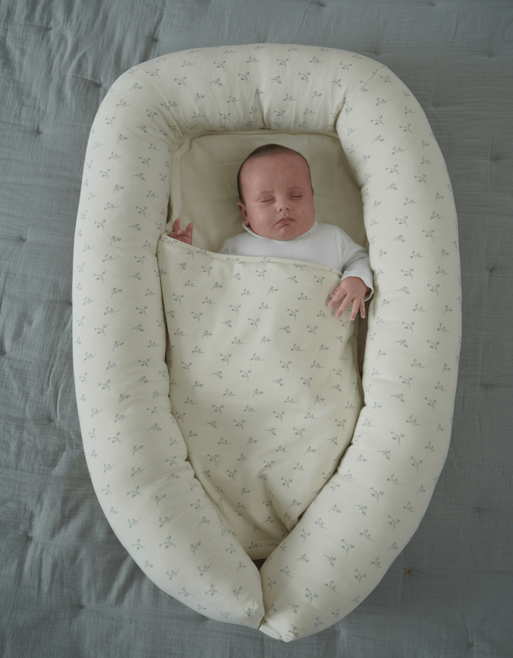 Olive Cream Co-Sleeping Nest