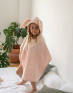 Poncho de toalla rosa