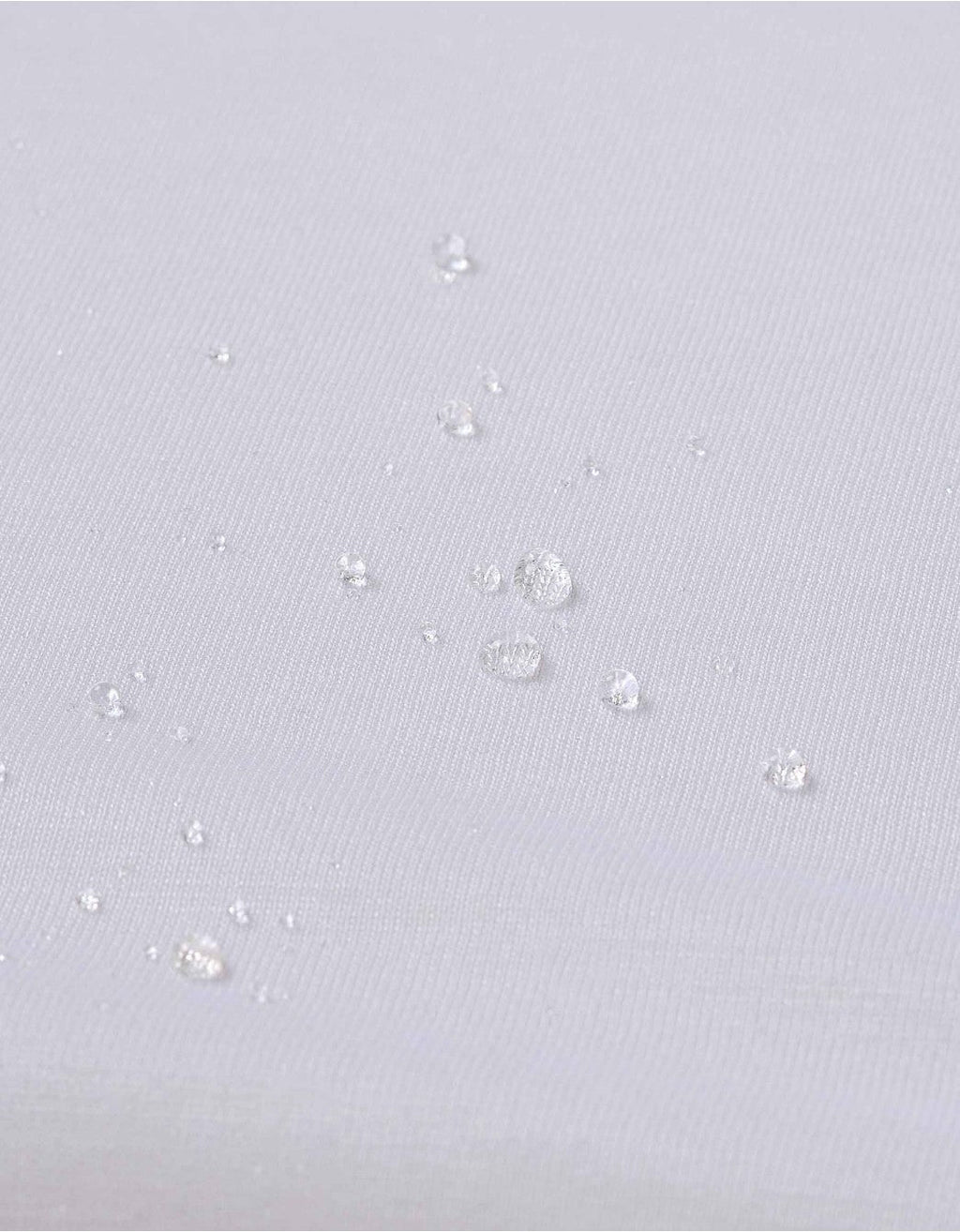 Protector de colchón para cama 90x200 cm con superficie impermeable resistente a líquidos.