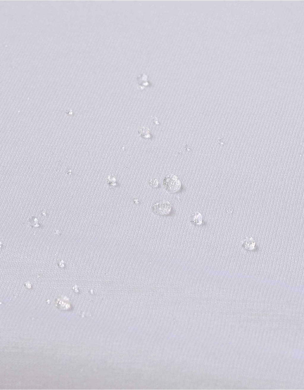 Protector de colchón para cama 90x200 cm con superficie impermeable resistente a líquidos.