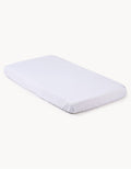 Protector de colchón de cuna 60x120 cm con ajuste elástico y tacto suave para el bebé.