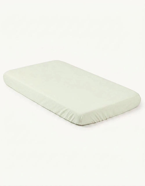 Sábana bajera con protector impermeable para cuna 70x140 cm color arena.