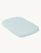 Sábana con protector impermeable para minicuna 50x90 cm color agua.