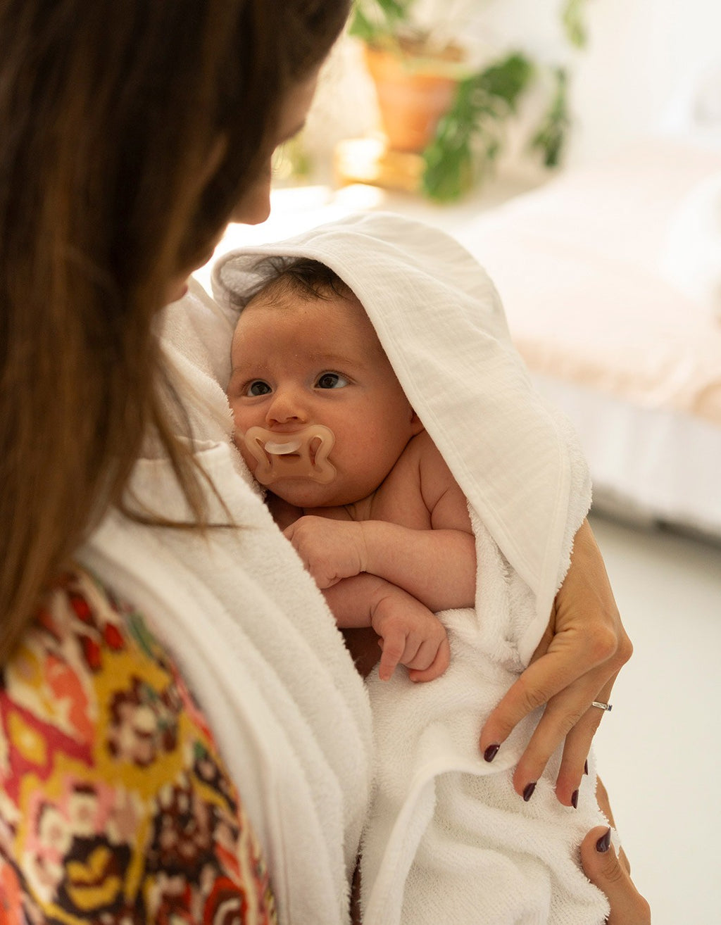 Toalla delantal bebé blanca